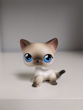Littlest Pet Shop Shorthair Cat #5 Authentic Hasbro Main 5 Collectible Figure